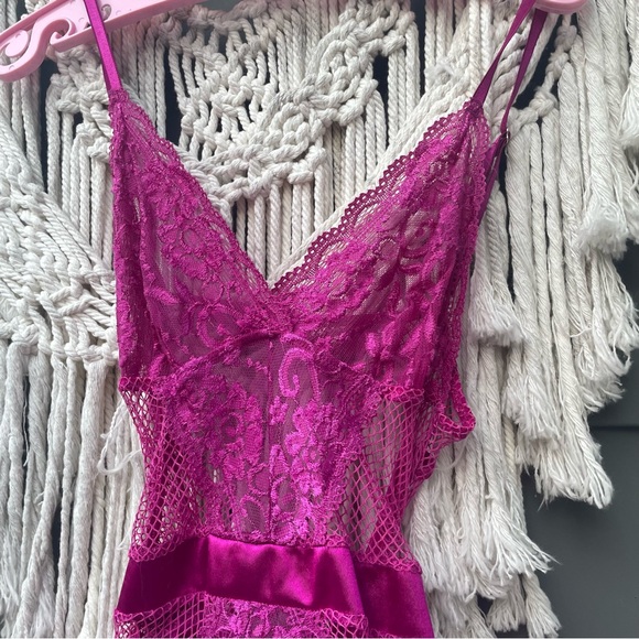 Hot Pink Fishnet Sexy Bodysuit with Stretchy ribbon now in back 🎀 lace - Picture 6 of 8